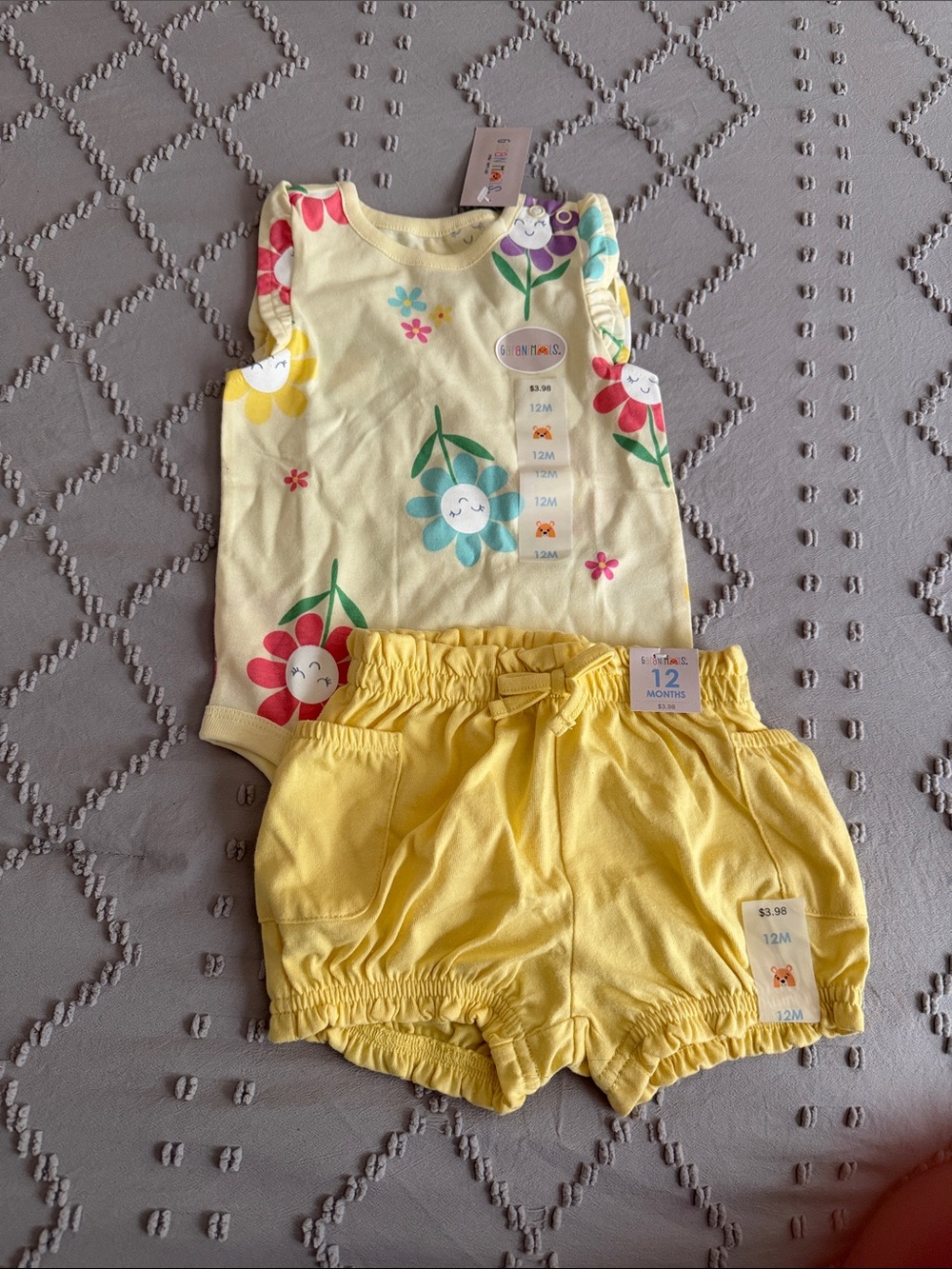 GARANIMALS Yellow Floral Sleeveless Bodysuit & Yellow Shorts - 12 Months